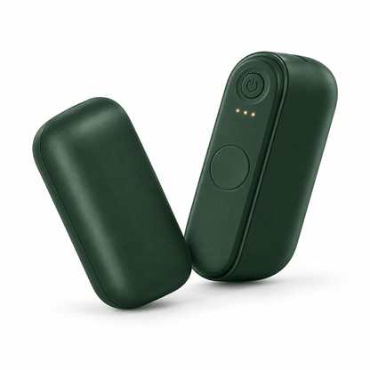Chauffe-mains rechargeables HeatSnap™ Duo vert foncé, au fini lisse, en deux modules séparables dont un avec bouton et voyants.